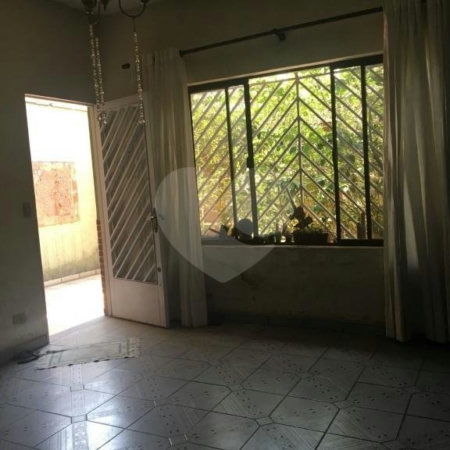 Sobrado à venda com 4 quartos, sendo 1 suíte, em Vila Nivi, São Paulo, SP