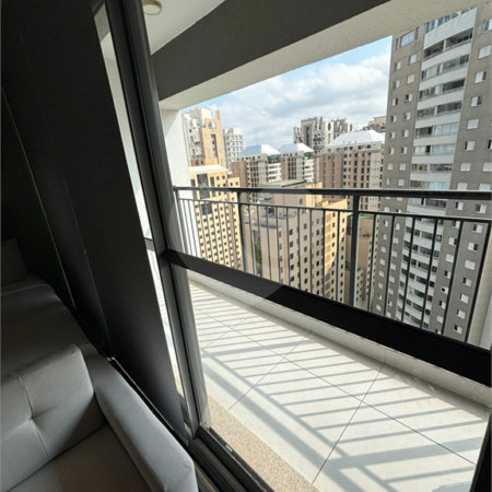 Studio mobiliado em andar alto com lazer completo em Indianópolis