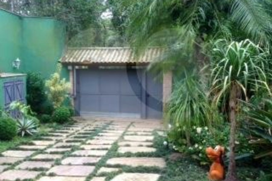Sobrado à venda com 4 quartos, sendo 2 suítes, em Alpes da Cantareira, Mairiporã, SP