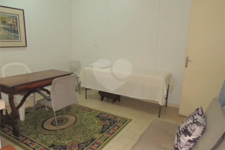 Sobrado à venda com 3 quartos, sendo 1 suíte, em Indianópolis, São Paulo, SP