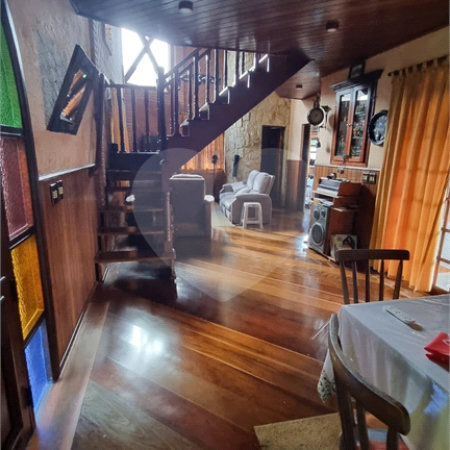 Casa à venda com 4 quartos, sendo 2 suítes, no condomínio Aruã Eco Park, Mogi das Cruzes - SP