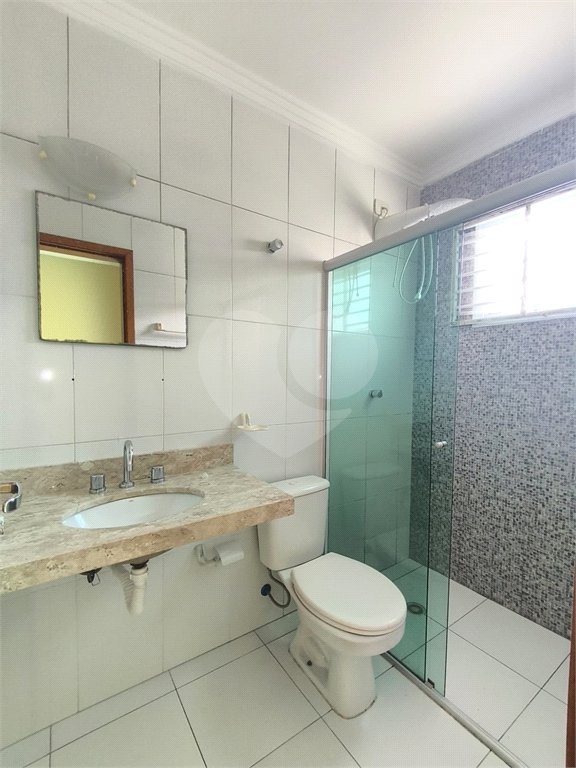 Sobrado à venda com 3 quartos, sendo 1 suíte, em Chora Menino, São Paulo, SP