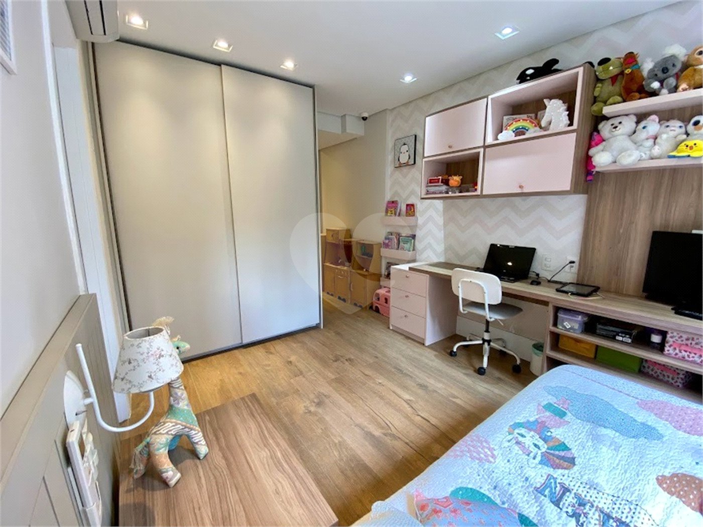 Apartamento à venda com 3 suítes em Vila Suzana, São Paulo, SP