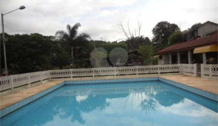 Chácara à venda com 4 quartos, sendo 2 suítes,  em Loteamento Vale das Flores, Atibaia, SP