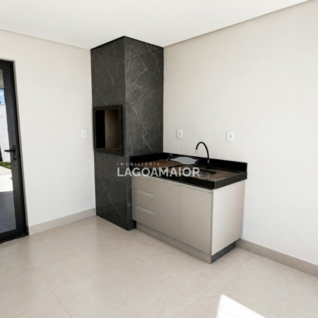 Casa à venda com 3 quartos, sendo 1 suíte,  em Jardim dos Ipês, Três Lagoas, MS