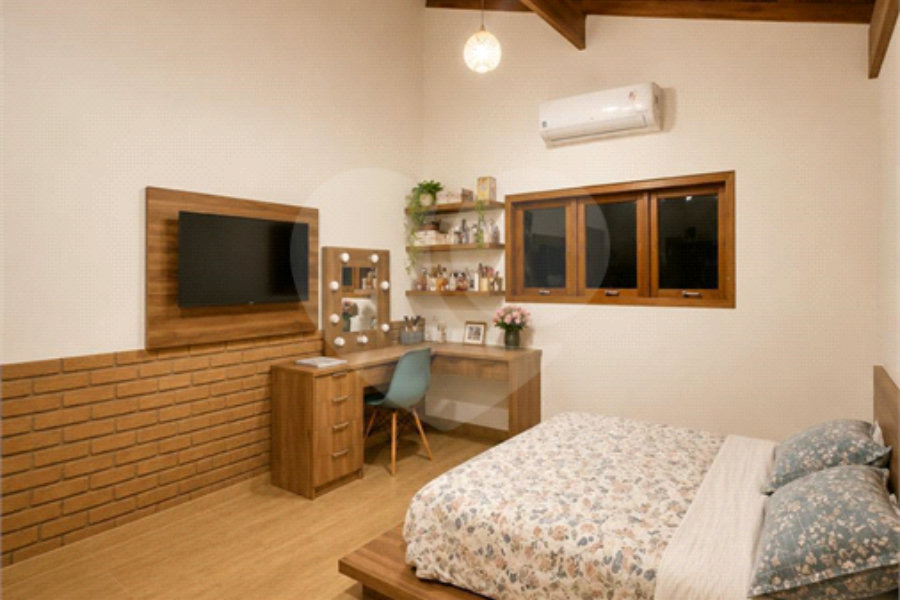 Casa Térrea à venda com 3 quartos, sendo 2 suítes,  em Luiz Fagundes, Mairiporã, SP