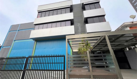 Prédio Corporativo em Santos | 4 Pavimentos | Galpão com Pé-Direito Duplo | Estrutura para +200 Pessoas | Compra Ou Locação