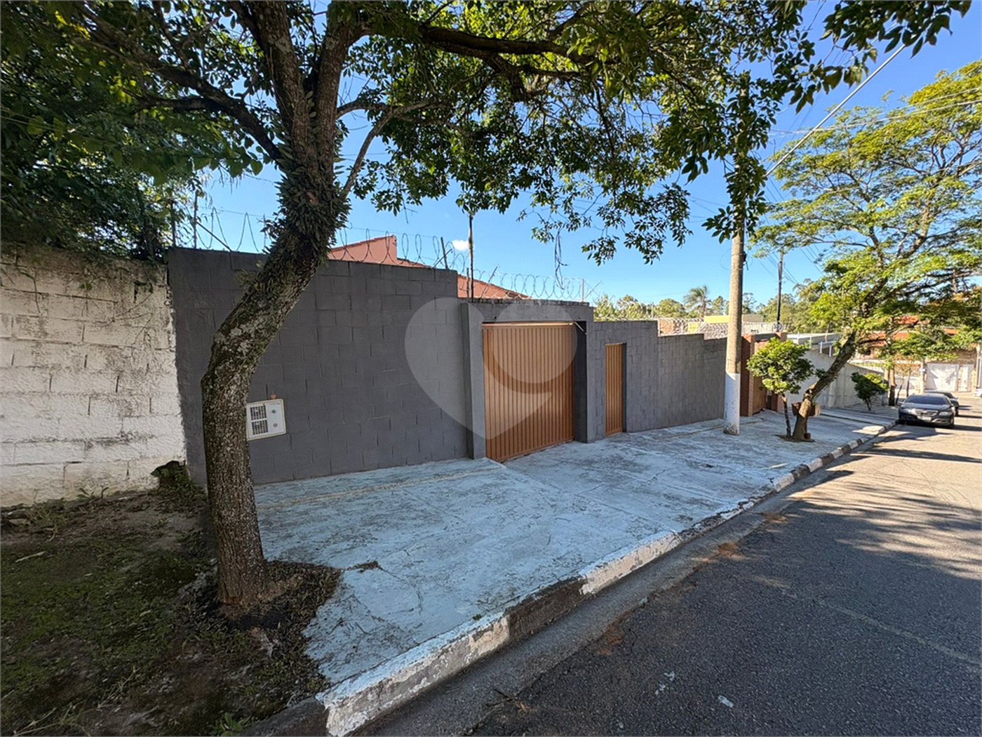 Casa Térrea à venda com 3 quartos em Vila Áurea, Poá, SP