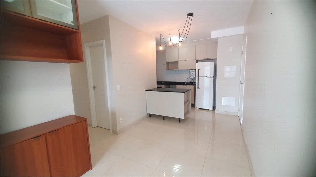 Apartamento à venda com 3 quartos, sendo 1 suíte, em Pinheiros, São Paulo, SP