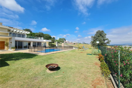 Casa à venda ou para alugar com 4 suítes no condomínio Residencial Jardim Primavera, Louveira - SP