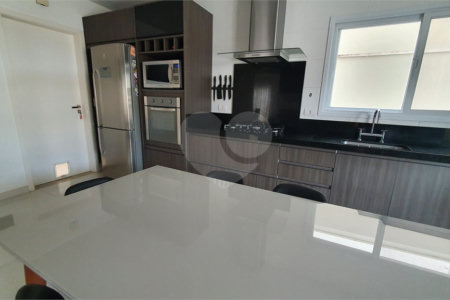 CASA A VENDA NO URBANOVA COM 390M², 5 DORMITORIOS, 6 BANHEIROS, PISCINA, 3 VAGAS, Sjc