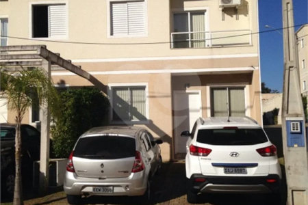 Casa à venda com 3 quartos, sendo 1 suíte, no condomínio Village Jardim Versailles, Jundiaí - SP