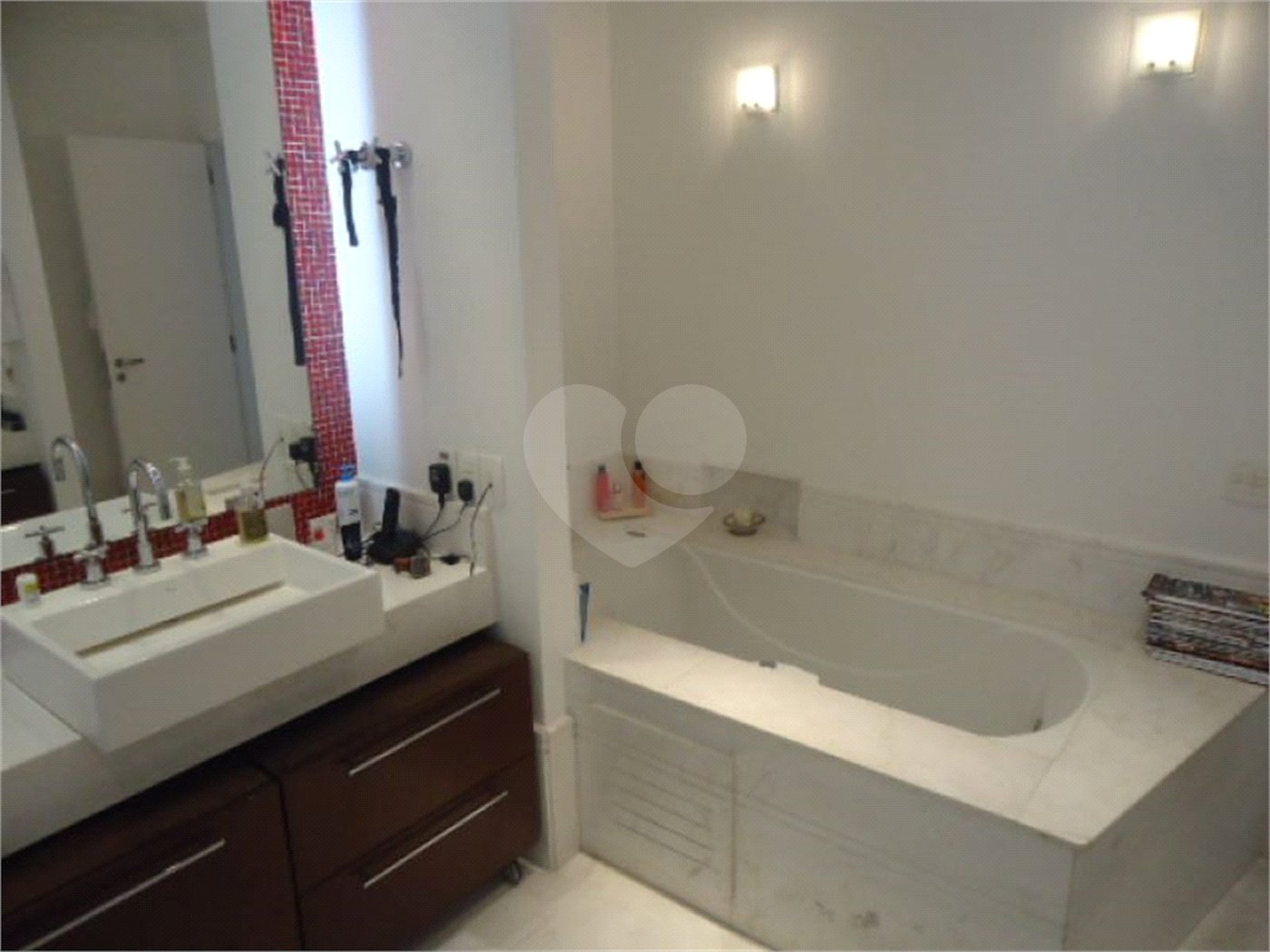 Casa à venda com 3 quartos, sendo 2 suítes,  em Vila Tramontano, São Paulo, SP