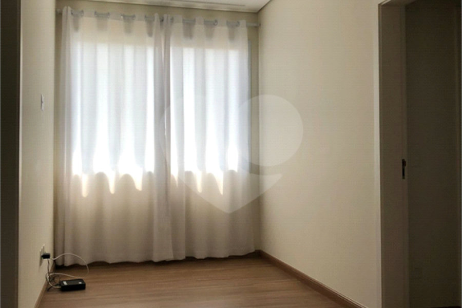 Casa à venda com 3 suítes no condomínio Residencial Lago da Serra, Araçoiaba da Serra - SP