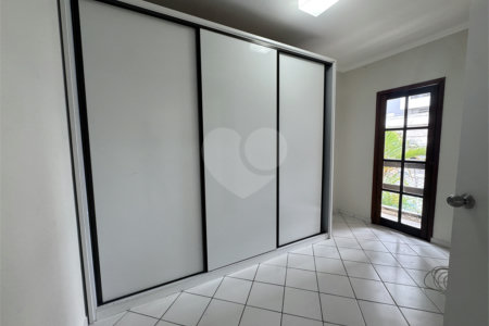 Casa à venda com 2 quartos no condomínio Village de Marbelli, Praia Grande - SP