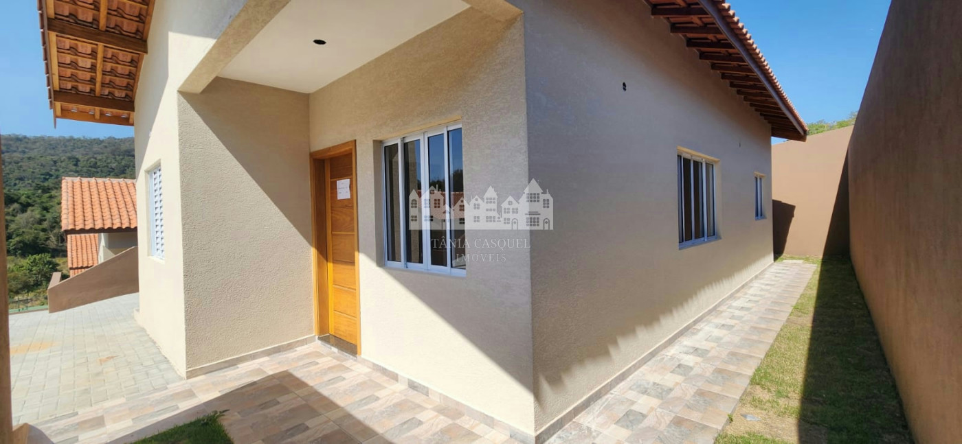 Casa à venda ou para alugar com 2 suítes no condomínio Serra Verde, Atibaia - SP