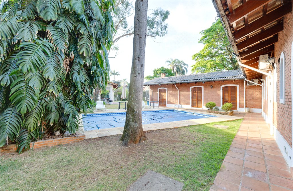 Casa Térrea à venda com 5 quartos, sendo 2 suítes, em Alto da Boa Vista, São Paulo, SP