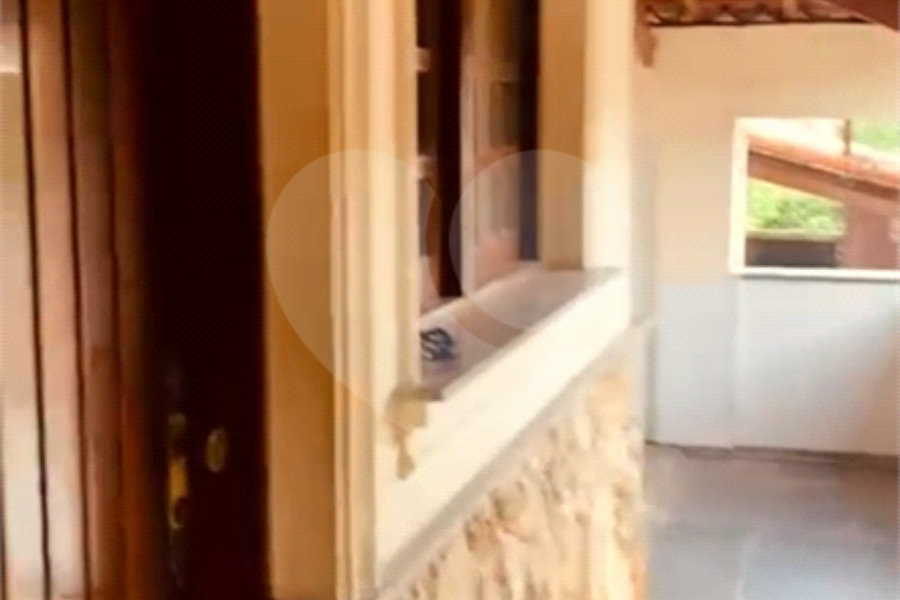 Sobrado à venda com 3 suítes em Barreiro, Mairiporã, SP