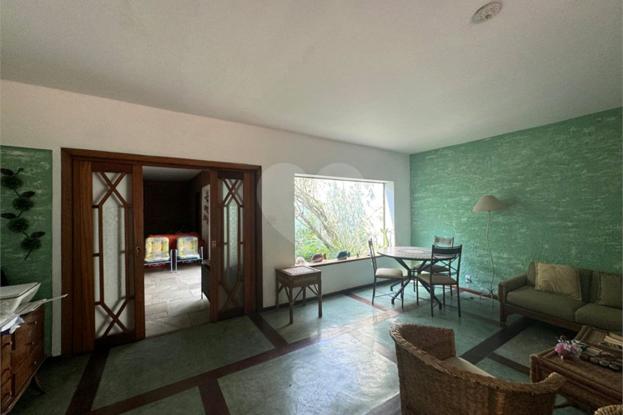 Casa à venda com 4 quartos, sendo 2 suítes, em Jardim São Bento, São Paulo, SP