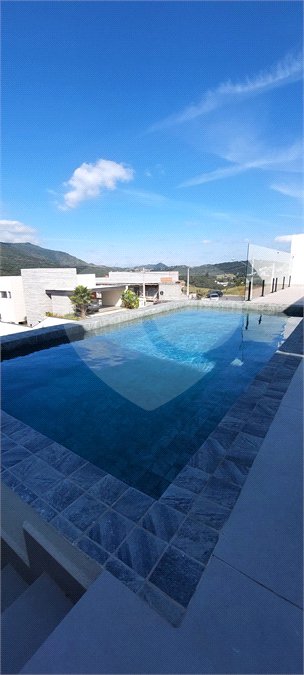 Casa à venda com 3 suítes no condomínio Greenfield, Atibaia - SP