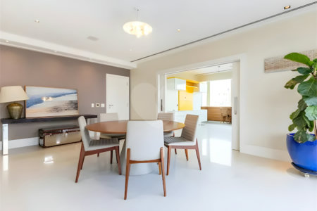 Apartamento à venda com 4 quartos, sendo 3 suítes, em Jardim Paulistano, São Paulo, SP