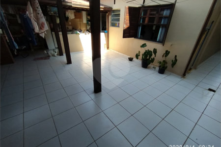 Casa à venda com 3 quartos, sendo 1 suíte,  no condomínio Sibelyus, Mogi das Cruzes - SP