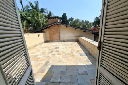 Casa à venda com 5 quartos, sendo 3 suítes,  em Alto da Boa Vista, São Paulo, SP