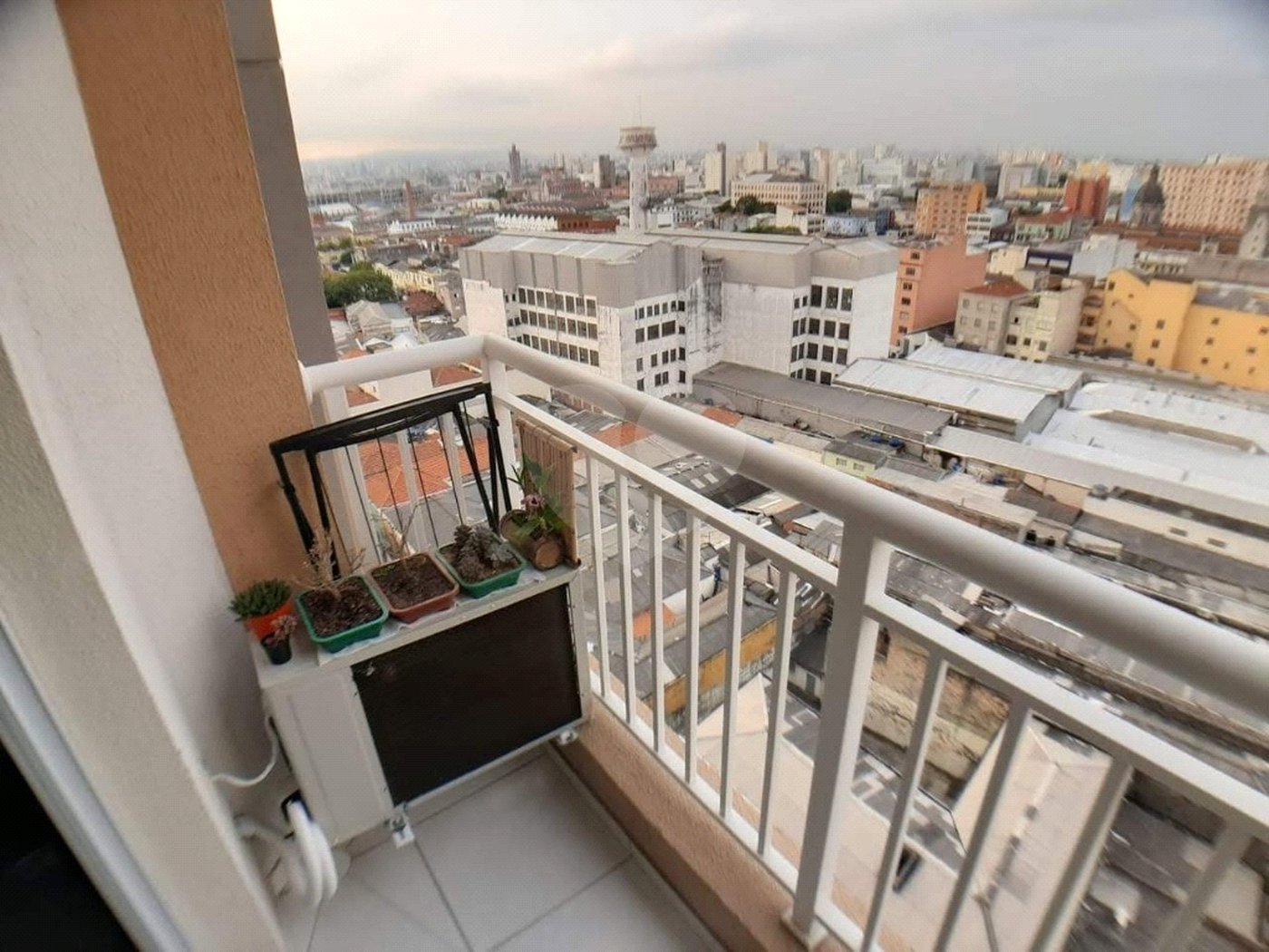 Apartamento à venda no Brás, 1 suíte, garagem