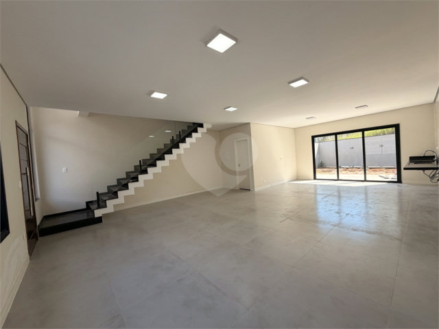Sobrado à venda com 3 quartos, sendo 1 suíte,  em Laranjeiras, Caieiras, SP