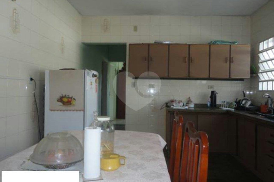 Casa de Vila à venda com 6 quartos em Jardim Peri, São Paulo, SP