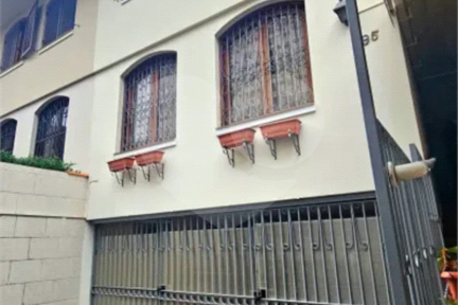 Casa de Vila à venda com 4 quartos, sendo 2 suítes, em Vila Madalena, São Paulo, SP