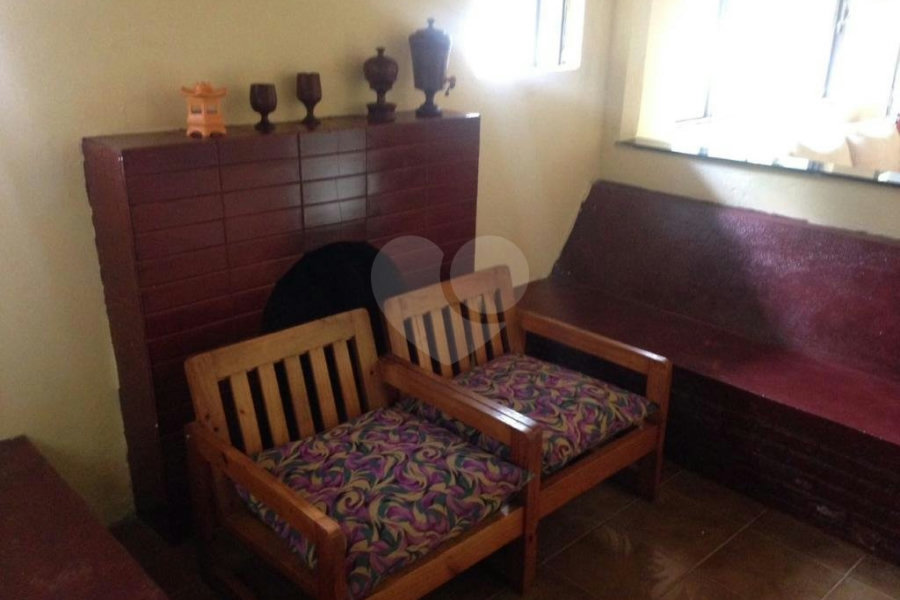 Casa à venda com 6 quartos, sendo 2 suítes,  em Roseira, Mairiporã, SP
