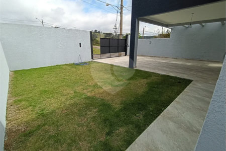 Casa à venda com 3 quartos, sendo 1 suíte, em Loteamento Parque Serras de Atibaia I, Atibaia, SP
