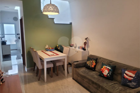 Sobrado à venda com 3 quartos, sendo 1 suíte,  em Vila Marari, São Paulo, SP