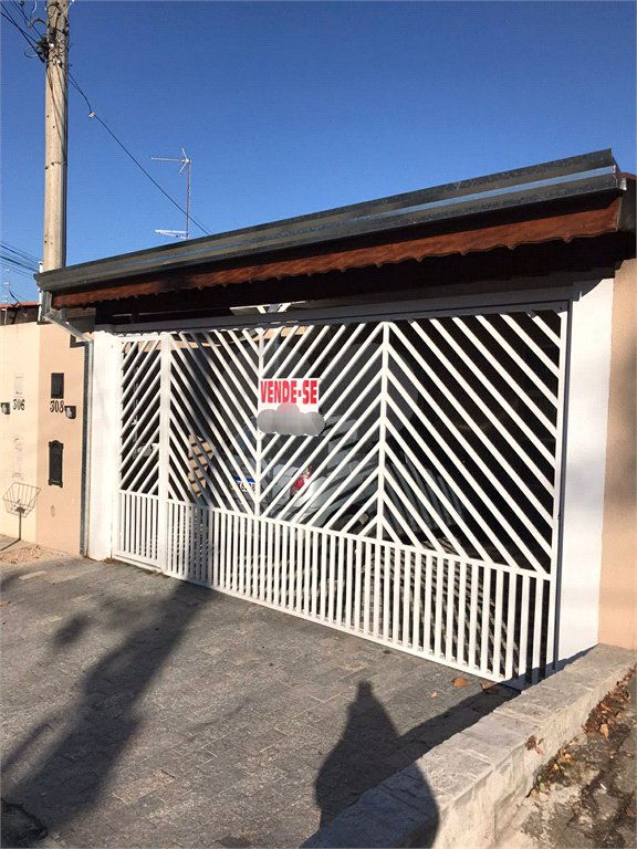 Casa à venda com 3 quartos, sendo 1 suíte, em Jardim Karolyne, Votorantim, SP