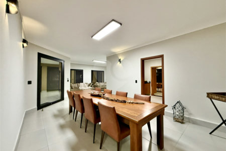 Casa à venda com 5 quartos, sendo 3 suítes, em Terras de Santa Cristina Xiii Setor Iate, Paranapanema, SP