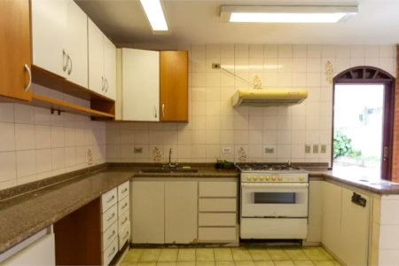 Casa à venda com 4 quartos, sendo 1 suíte,  em Vila Tiradentes, São Paulo, SP