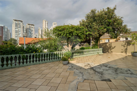 Sobrado à venda com 4 quartos, sendo 1 suíte, em Brooklin Velho, São Paulo, SP