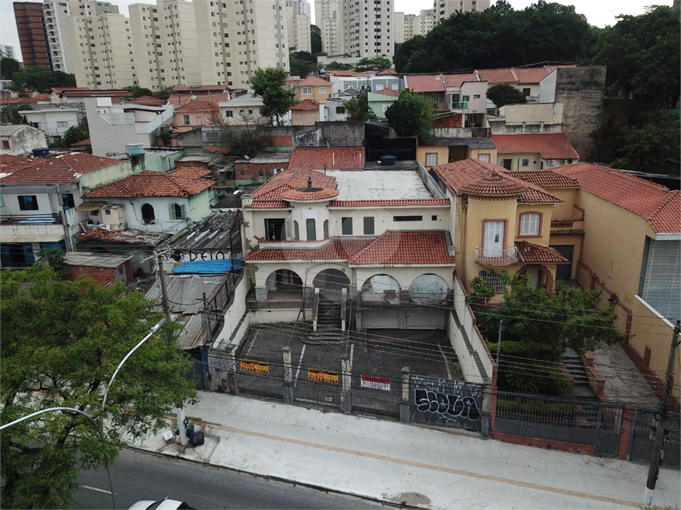 Casarão de 768 m2 para alugar, na Vila Monumento, finalidades comerciais diversas