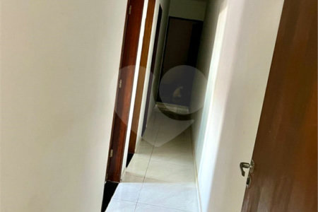 Sobrado à venda com 3 quartos em Cidade Aracy, São Carlos, SP