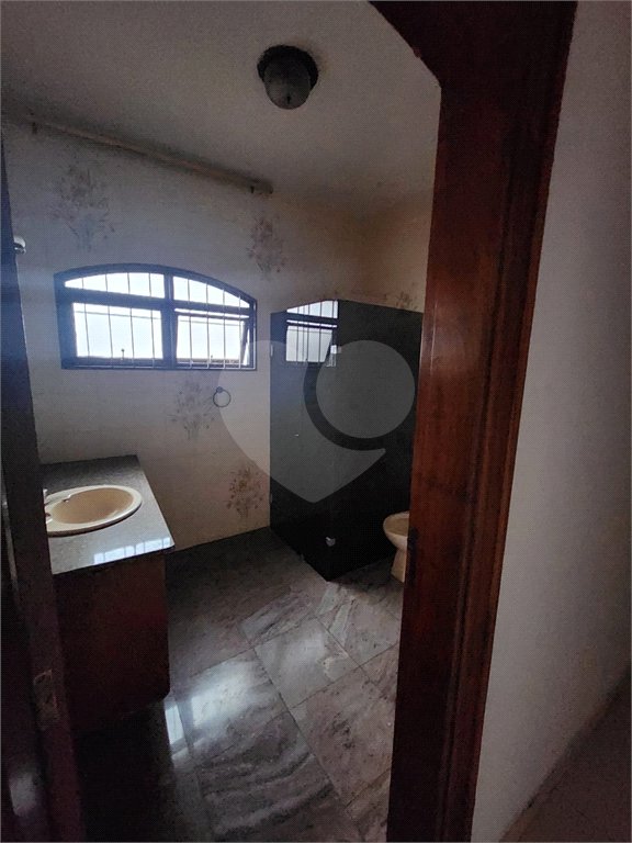 Sobrado à venda ou para alugar com 4 quartos, sendo 2 suítes, no Centro, Araraquara, SP