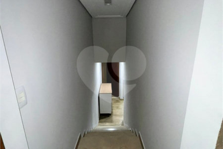 Casa à venda com 3 quartos, sendo 1 suíte, no condomínio Residencial Jardim das Flores 1510, Cotia - SP