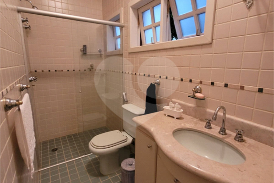 Casa à venda com 3 quartos, sendo 1 suíte, no condomínio Suíça da Cantareira, Mairiporã - SP