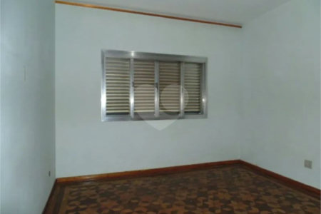 Casa Térrea à venda com 3 quartos, sendo 1 suíte,  em Parque Jabaquara, São Paulo, SP
