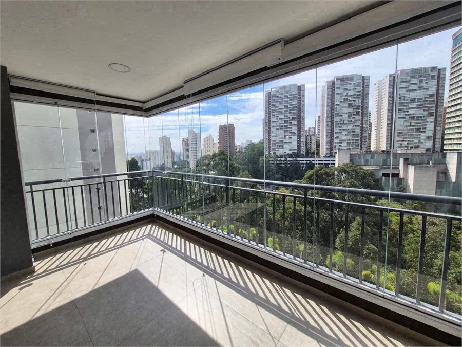 Apartamento à venda com 4 quartos, sendo 2 suítes,  em Jardim Vazani, São Paulo, SP