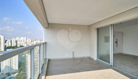 Apartamento à venda com 3 quartos, sendo 1 suíte, em Jardim Marajoara, São Paulo, SP