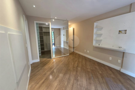 Apartamento à venda com 3 quartos, sendo 1 suíte,  em Tijuca, Rio de Janeiro, RJ