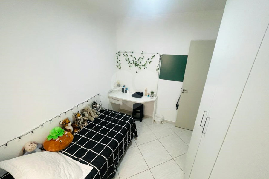 Casa à venda com 3 quartos, sendo 1 suíte,  no condomínio Rafaela I, São Paulo - SP