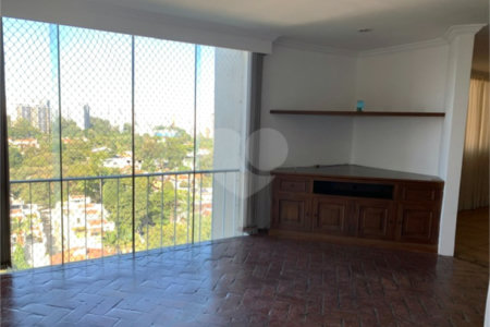Apartamento à venda com 3 quartos, sendo 1 suíte, em Alto da Boa Vista, São Paulo, SP