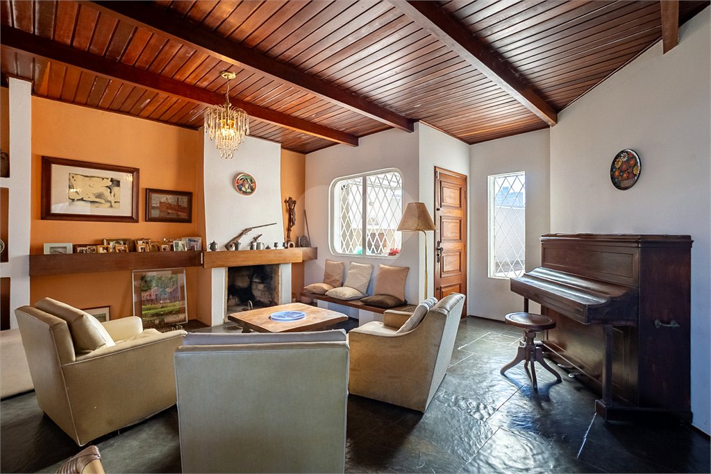 Casa à venda com 4 suítes em Jardim Londrina, São Paulo, SP